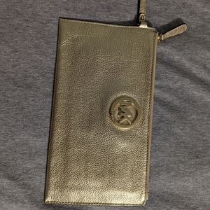 Michael Kors wristlet